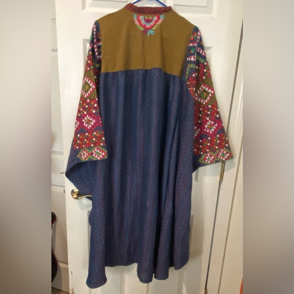 Gorgeous Embroidered Maxi Dress
NWOT     Purchased at Boutique in Carmel,Ca - Picture 6 of 7